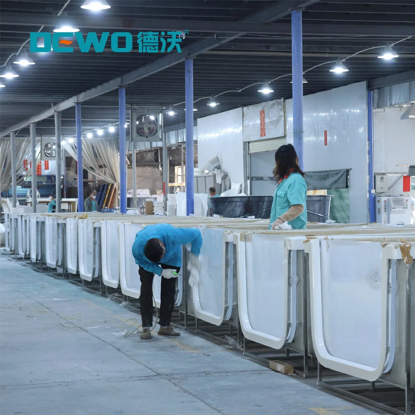 Elegant China Sanitary Ware for Luxurious Bath &amp; Swimming Experiences (LL763)