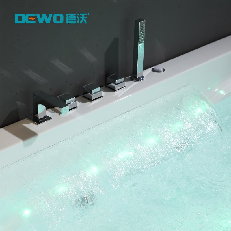 China Modern Luxury Sanitary Ware 3 People Lying Bath (LL763)