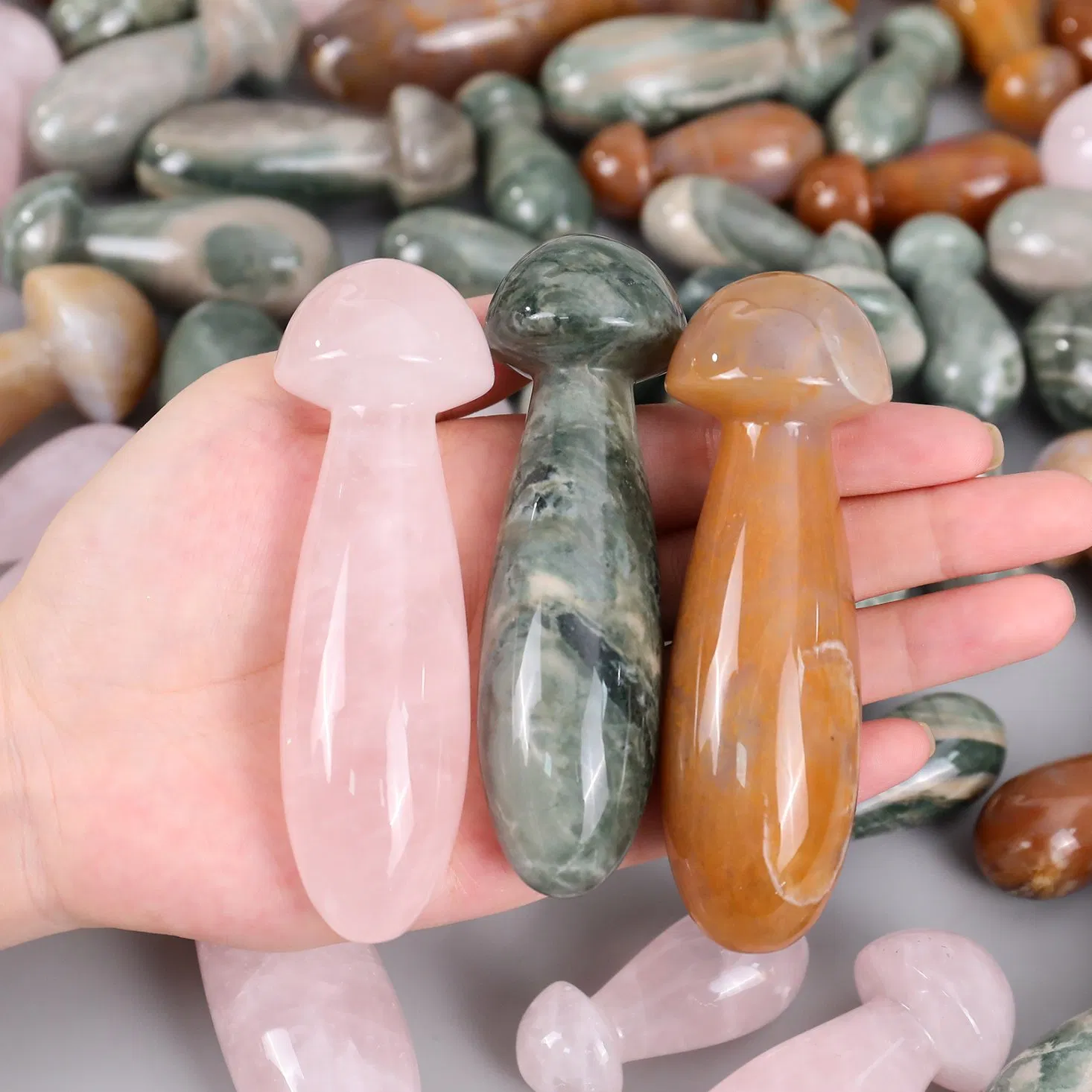 Herramienta de Gua Sha en forma de hongo hecha a mano para relajación corporal, meditación y masaje para uso en SPA, palo de masaje de cristal en forma de hongo
