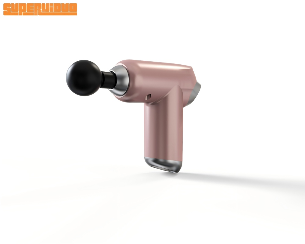 Resolviendo espasmos musculares por sobreesfuerzo proporcionando calor con un masajeador de pistola