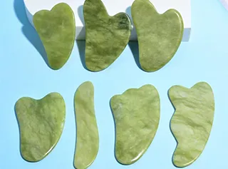 Herramienta de masaje de hielo Gua Sha multiuso blanca pura para la cara, cuello, cabeza, pies, piernas y cuerpo para músculos