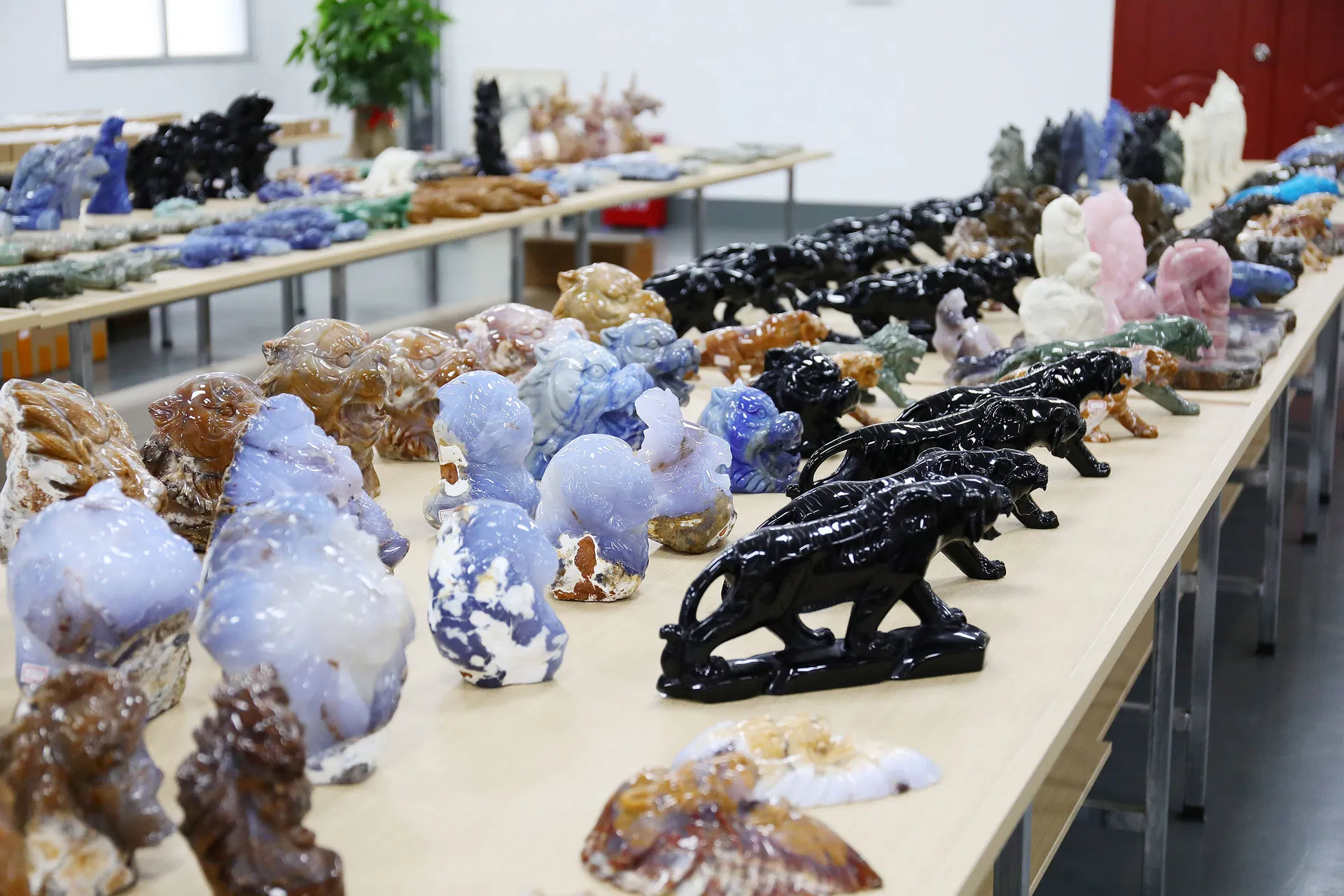 Sala de exposiciones de artesanías y cristales
