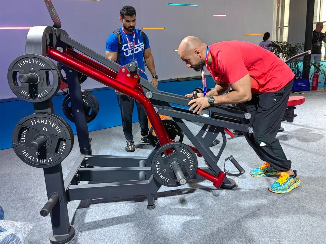 Chest Press Detail 5