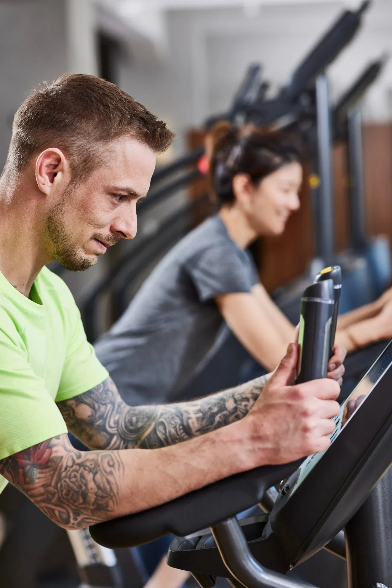 Wholesale Indoor Body Fit Bike Commercial Magnetic Healthware Professional Gym Spin/Spinning/Exercise Bike Price for Fitness/Upright/Giant/Recumbent