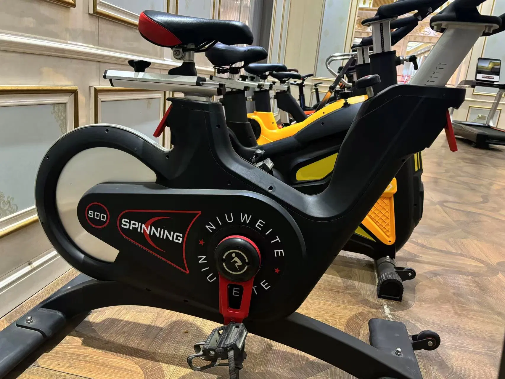 Discounted Fitness Equipment Commercial Wind Resistance Spinning Gym Air Exercise Bike