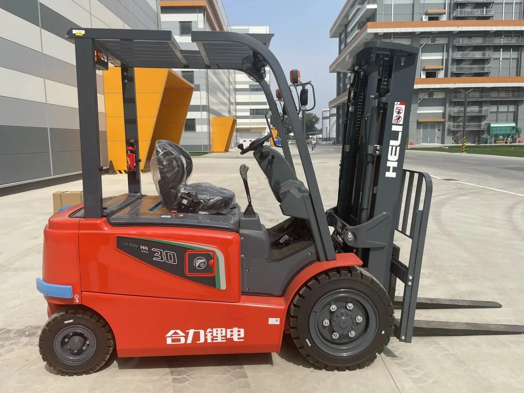 Heli Lithium Forklfit Heli Forklift Cp (c) D 20/25/30/35/50/100 Electric Forklift Truck with Battery Charger