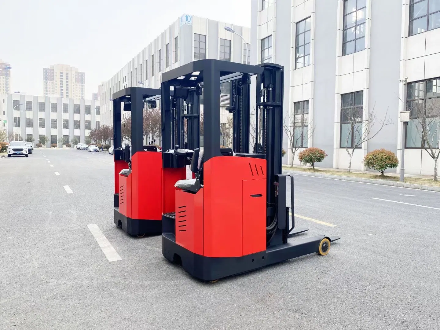 Seating Type 3ton Electric Reach Truck with High Lifting 6m Warehouse Narrow Aisle Battery Stacker