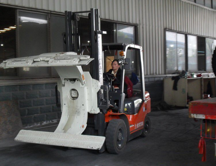 Customizable Forklift Attachment Tyre Clamp Forkfocus for Tyre Industry Tire Factory Warehouse