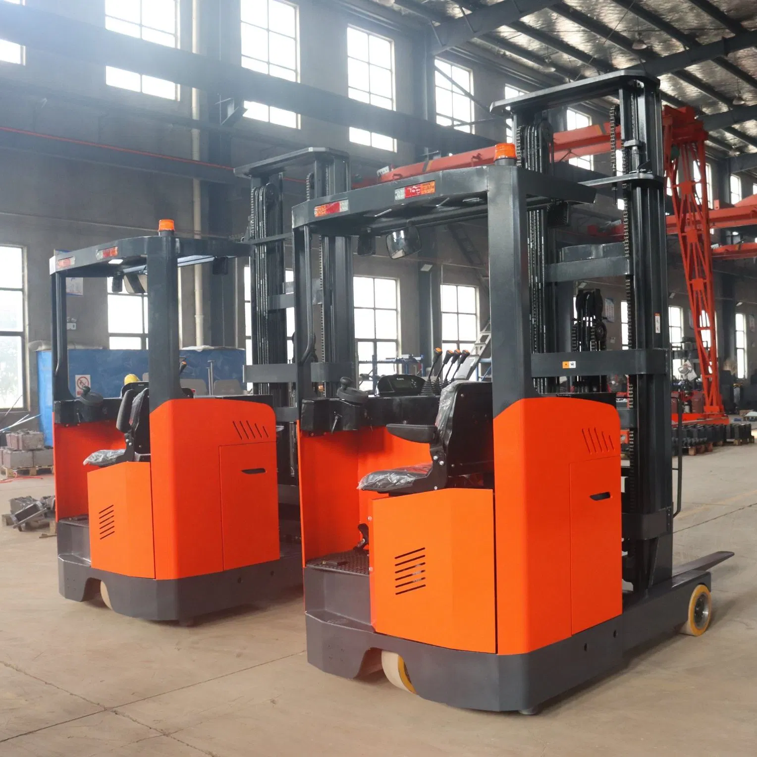 Factory Wholesale Versatile Electric Reach Truck for Warehouse Goods Handling