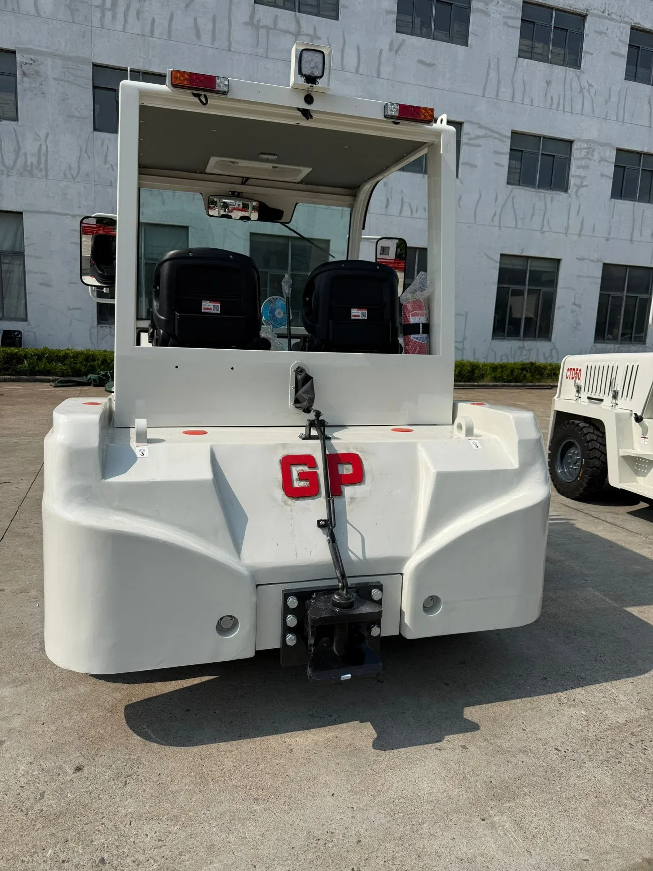 50t Heavy-Duty Diesel Tugger/ Diesel Tow Tractor Open Operator Station Massive Towing Power Port &amp; Industrial Applications