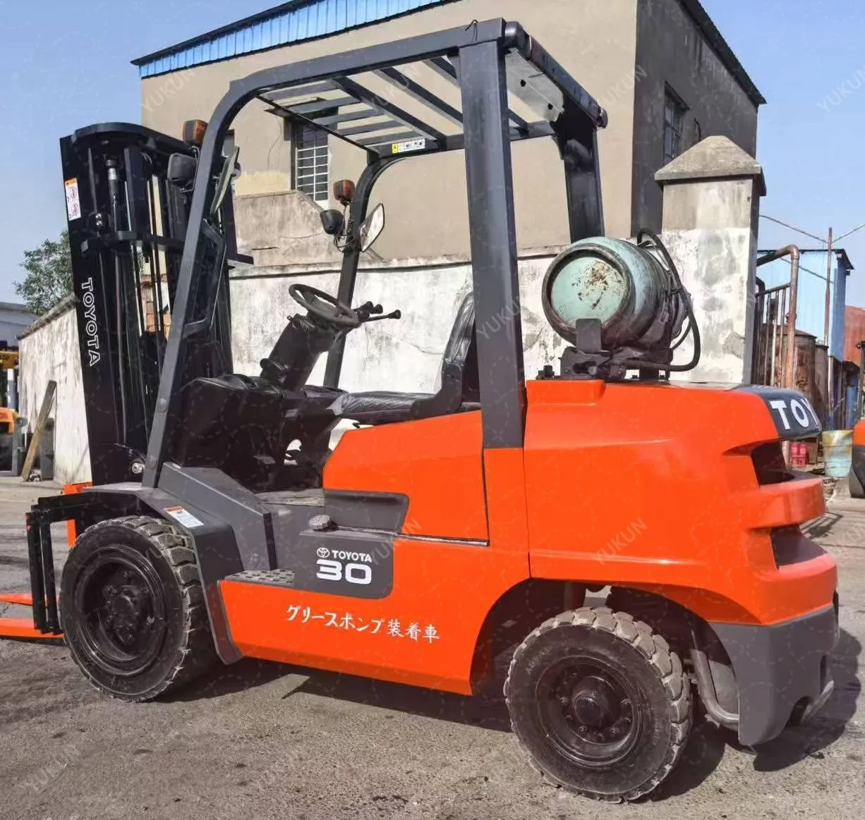 Affordable Used Diesel/Gasoline/Electric Toyota/Heli/Hangcha/Komatsu Manitou Telehandler Forklift Truck with 2.5/3/4/5/7/10/15/16/25/30-Ton Pallet Truck