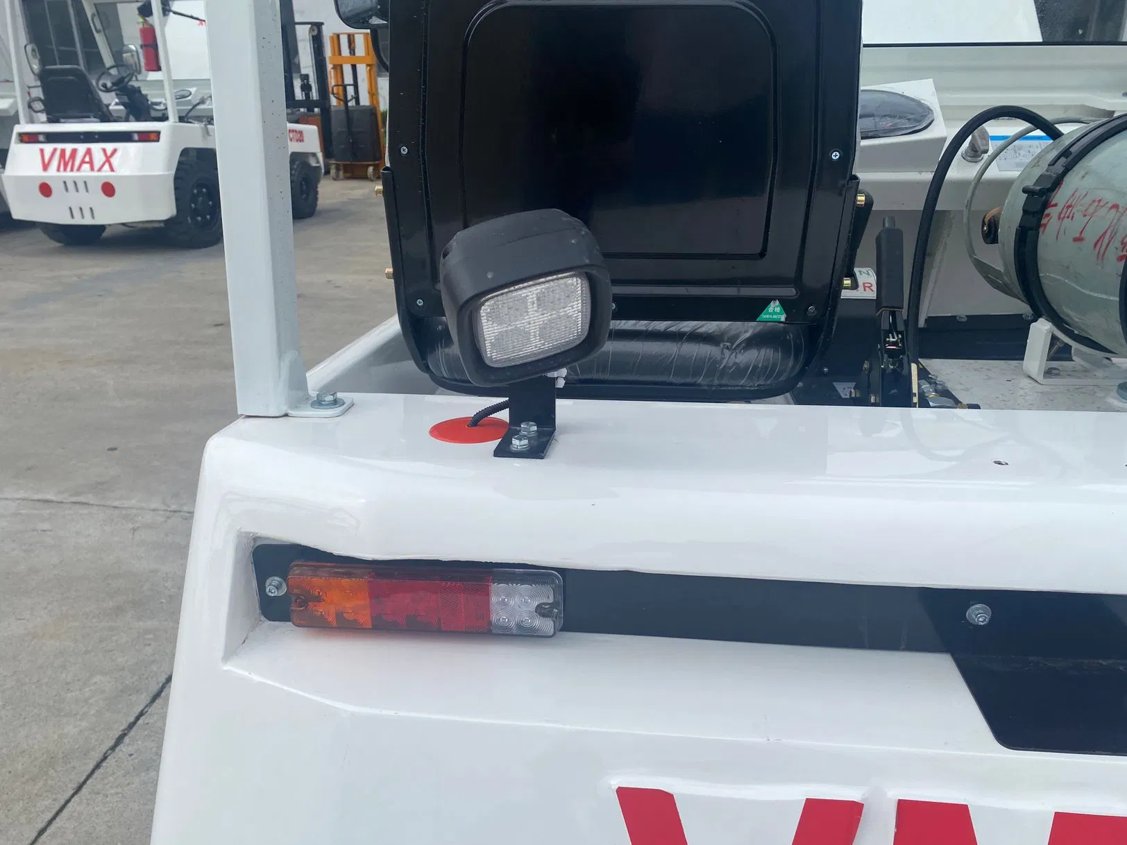 20ton LPG Tow Tractor: Powerful, Eco-Friendly Industrial Hauler for Factories, Airports &amp; Heavy-Duty Logistics