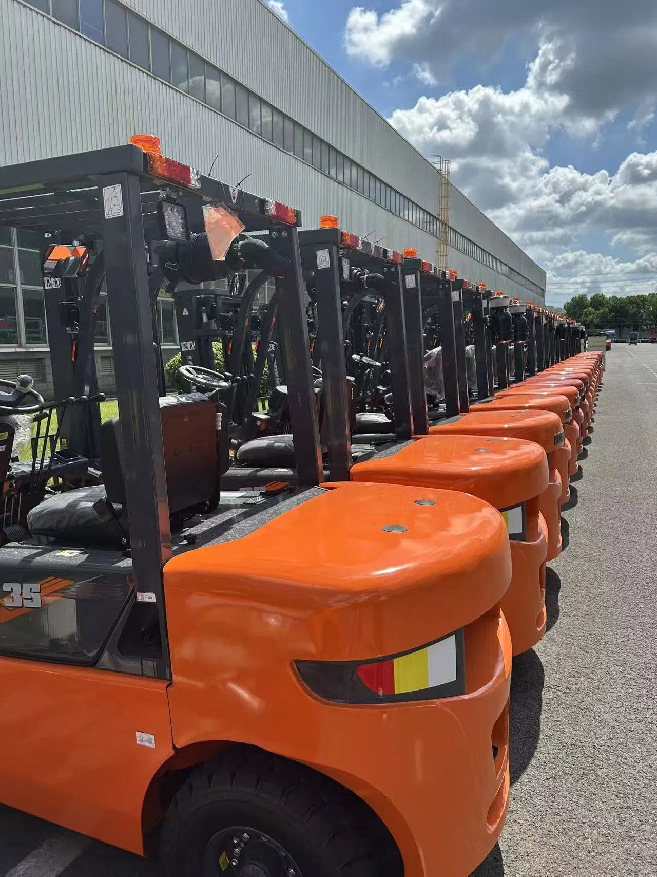 Made in China Excellent Efficiency Safe to Operate Diesel-Powered Forklift