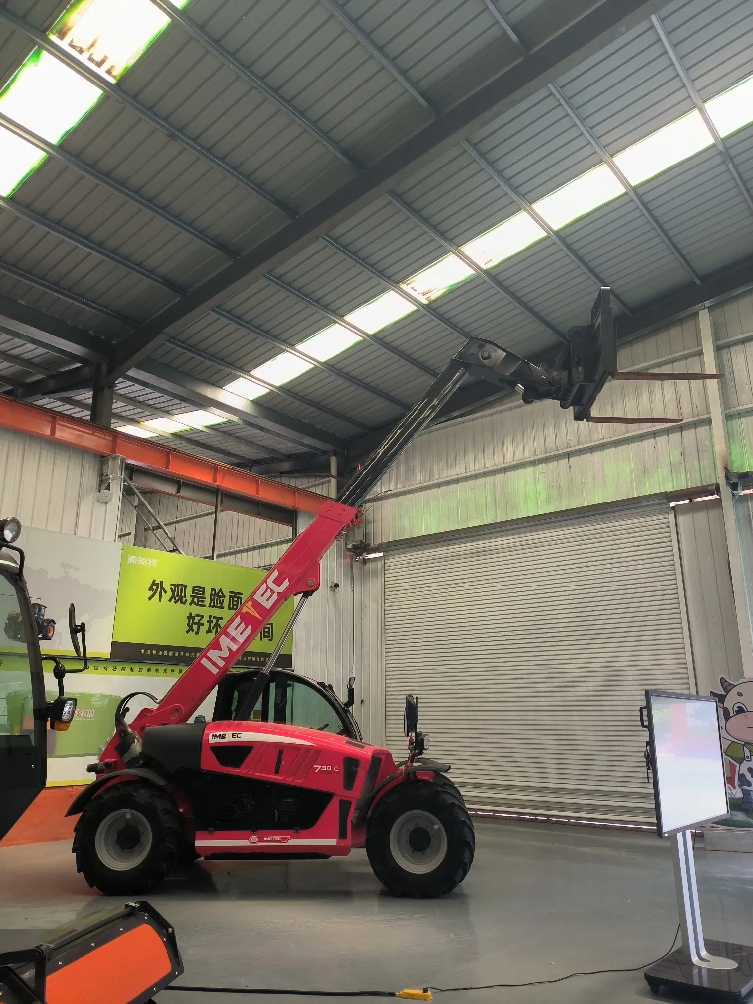 10-18m Multi-Terrain Diesel Telescopic Boom Handler for Tough Jobs