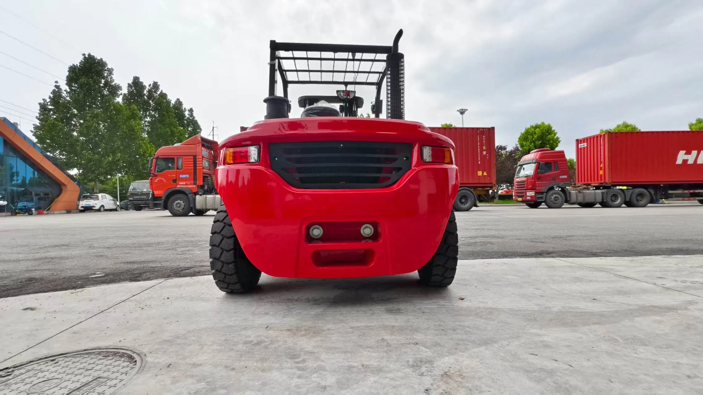 High Performance Durable Diesel Engine Side Loader 3000mm Lift Capacity Small Forklift for Industrial Use