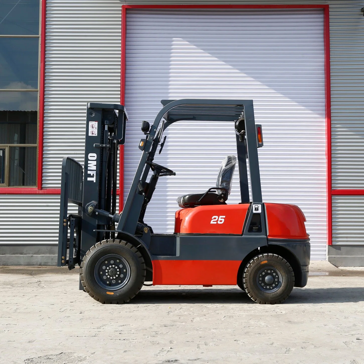 2.5ton 2.5t Diesel Forklift Truck with 3m 4.5m 4500mm Three Stage Full Free Mast Triplex Full Free Mast Fork Lift Hyster/Yale/Linde/Crown/Toyota/Hangcha