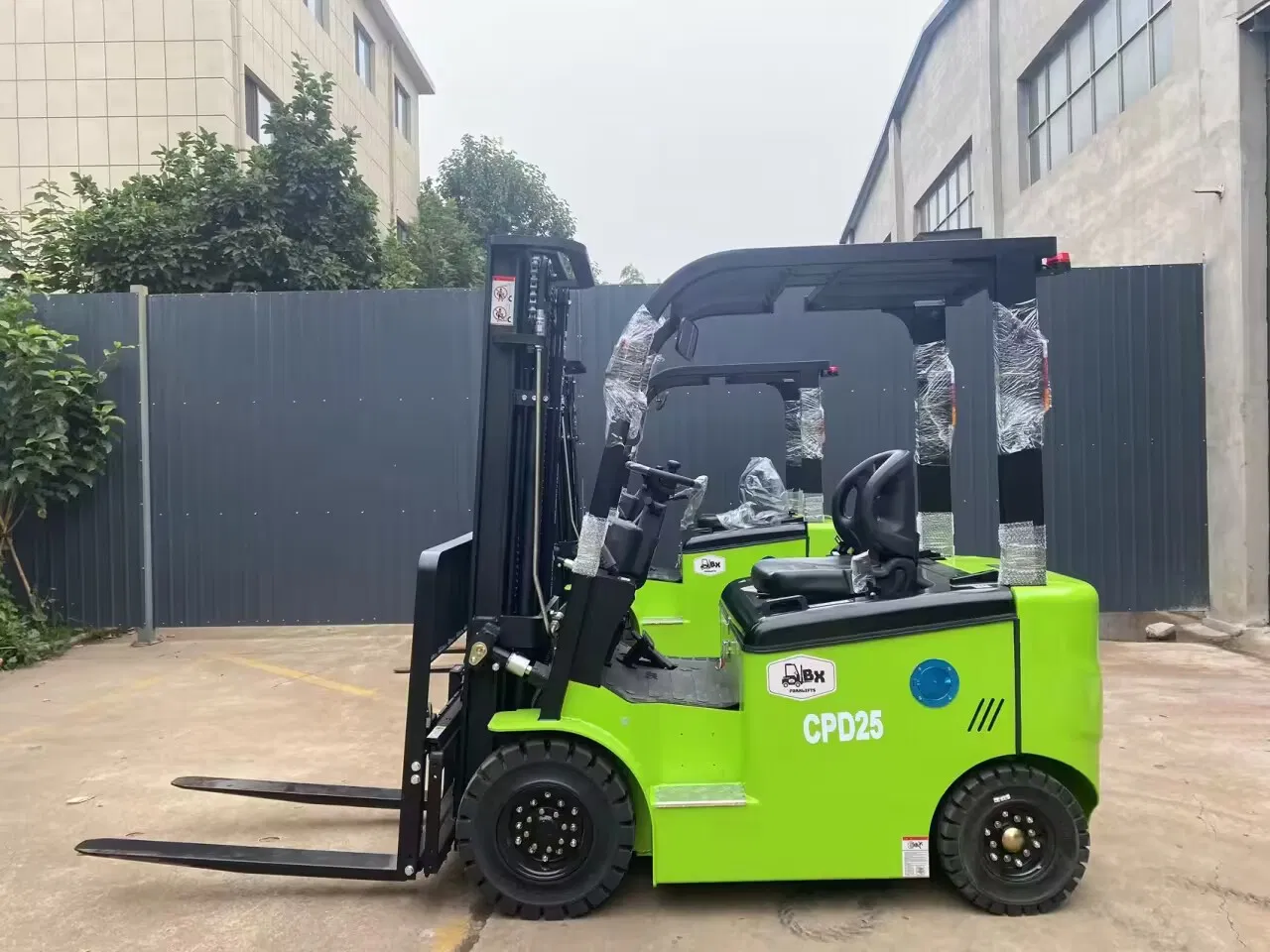 Factory Price New Design China Green Color 2ton 2.5ton 3ton Lift Height 3m 4m 4.5m 4.8m 5m 6m Electric Lead Acid Lithium Battery Forklift Model Cpd20 Cpd25