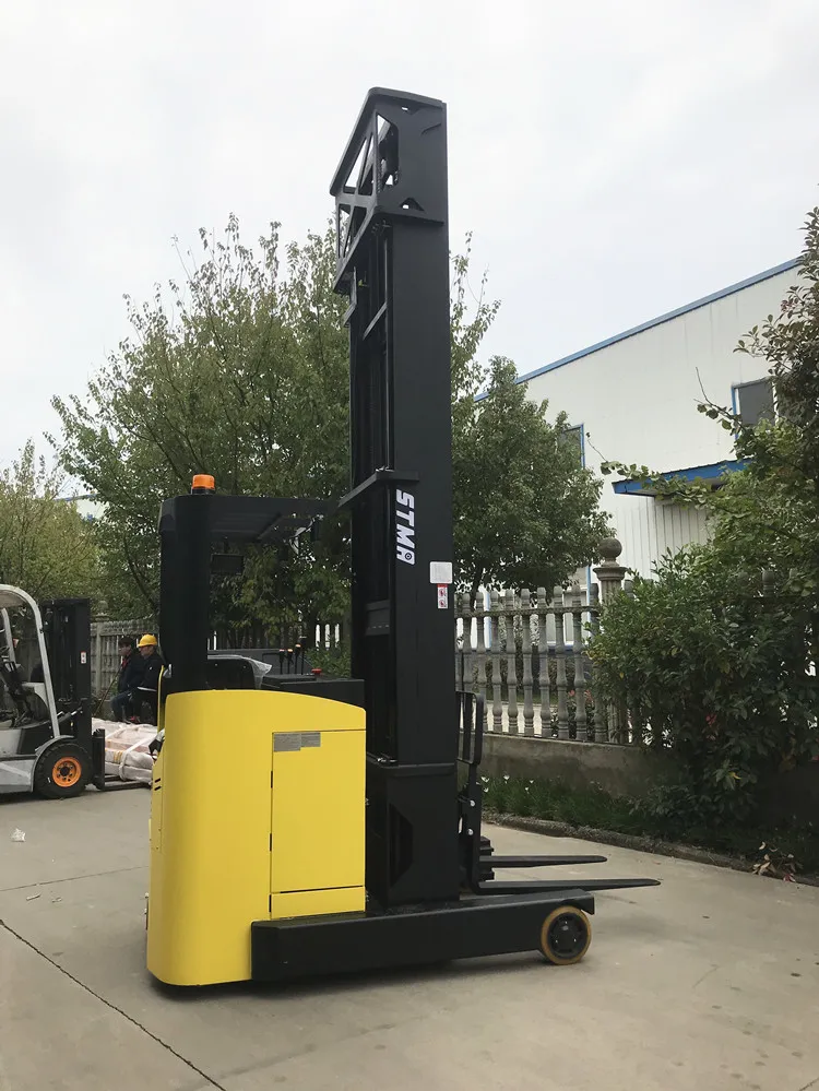 Reach Truck Side View