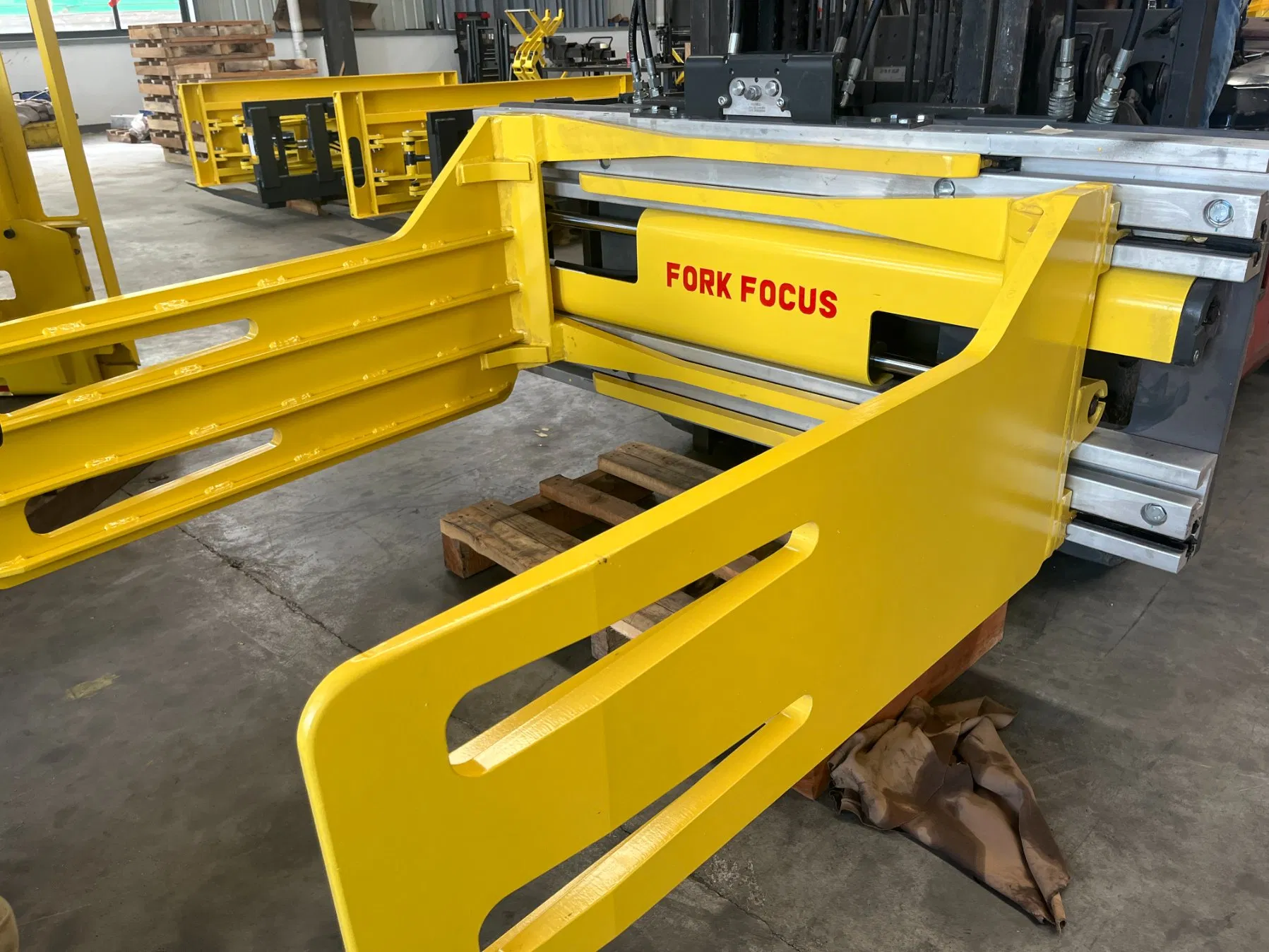 Forklift Attachment Spare Part 1.5-3 T Tobacco Bale Clamp with Sideshifter