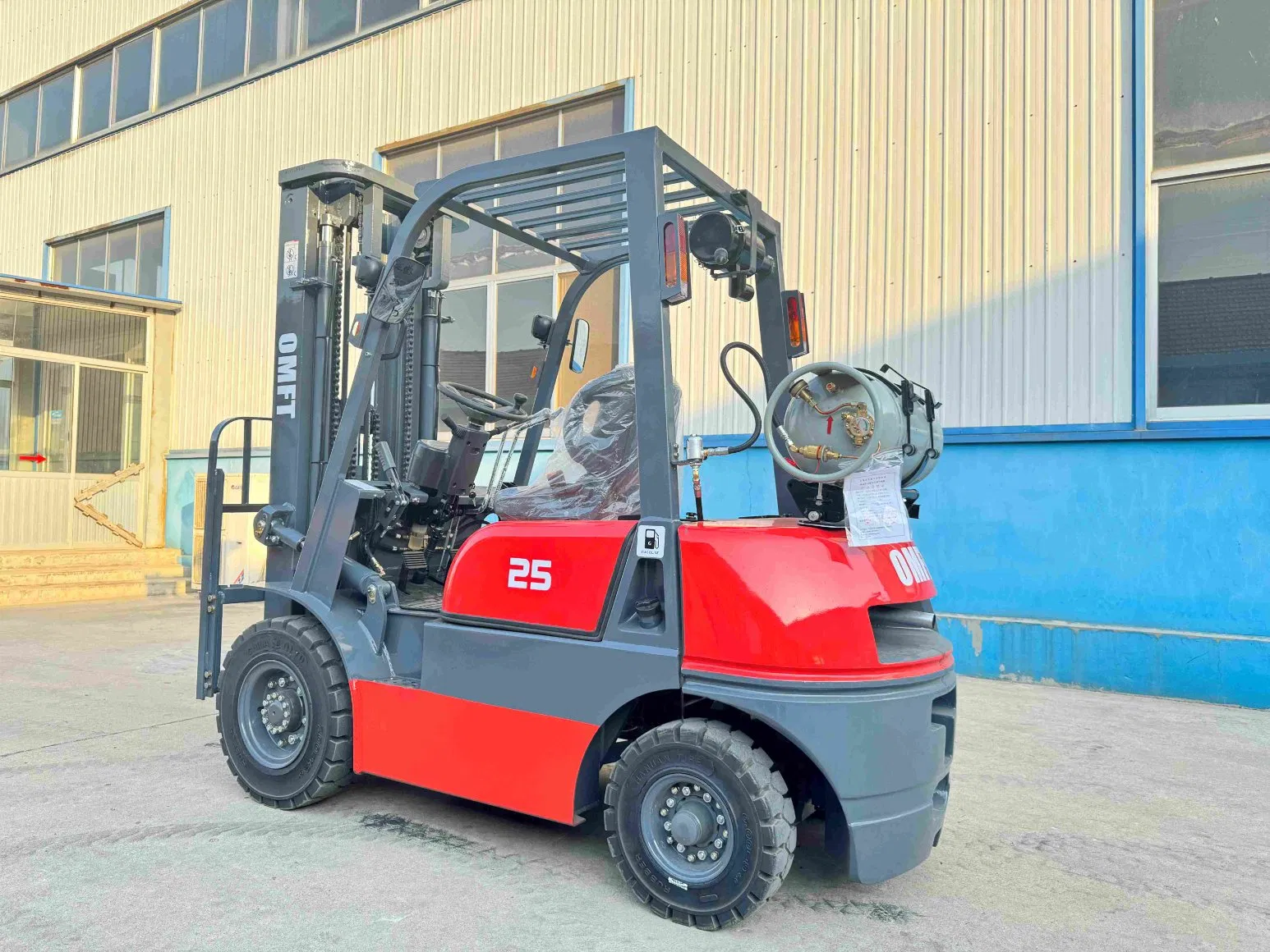 2.5 Ton 2.5 T 2500kg Cushion Tire Gasoline LPG 3m 4.5m Full Free Mast Dual Fuel Forklift Trucks Toyota CE 1.5-3.5ton Fork Lift Hyster/Yale/Linde/Nissan/Tcm