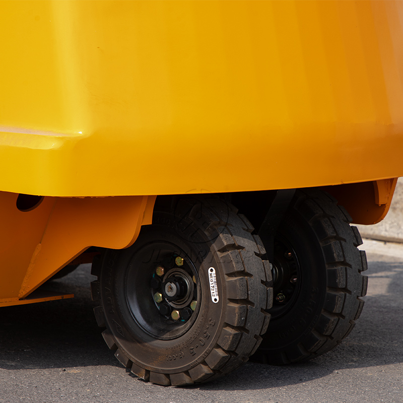 Hot Sale Industrial Drive-Type Electric Three-Wheel Tow Tractor 2000kg Load Capacity Electric Towing Tractor