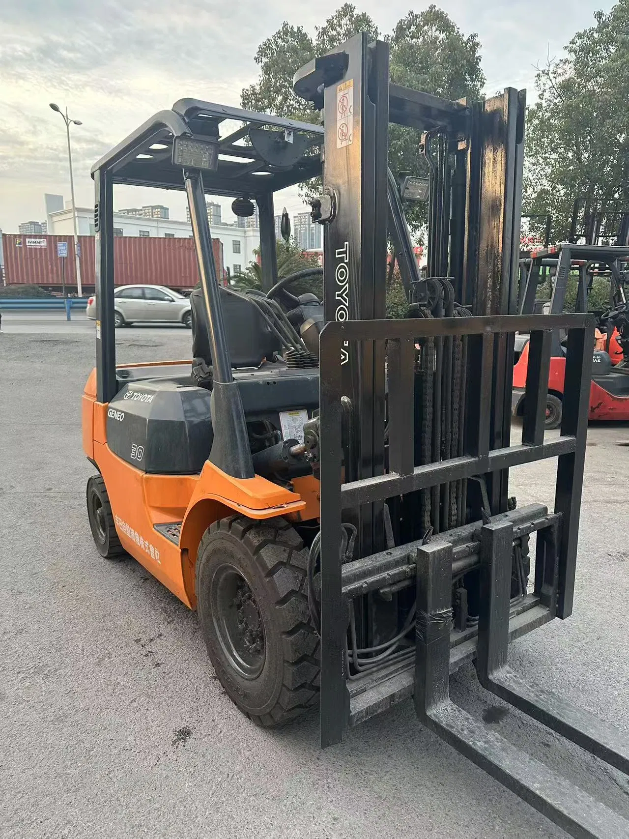 Made in Japan 7fd 3ton Diesel /Gasoline Forklift Toyota Forklift Truck with Middle Cyclinder Side Shift