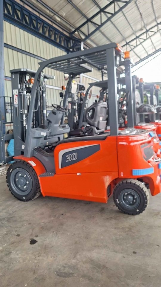 Heli Lithium Forklfit Heli Forklift Cp (c) D 20/25/30/35/50/100 Electric Forklift Truck with Battery Charger
