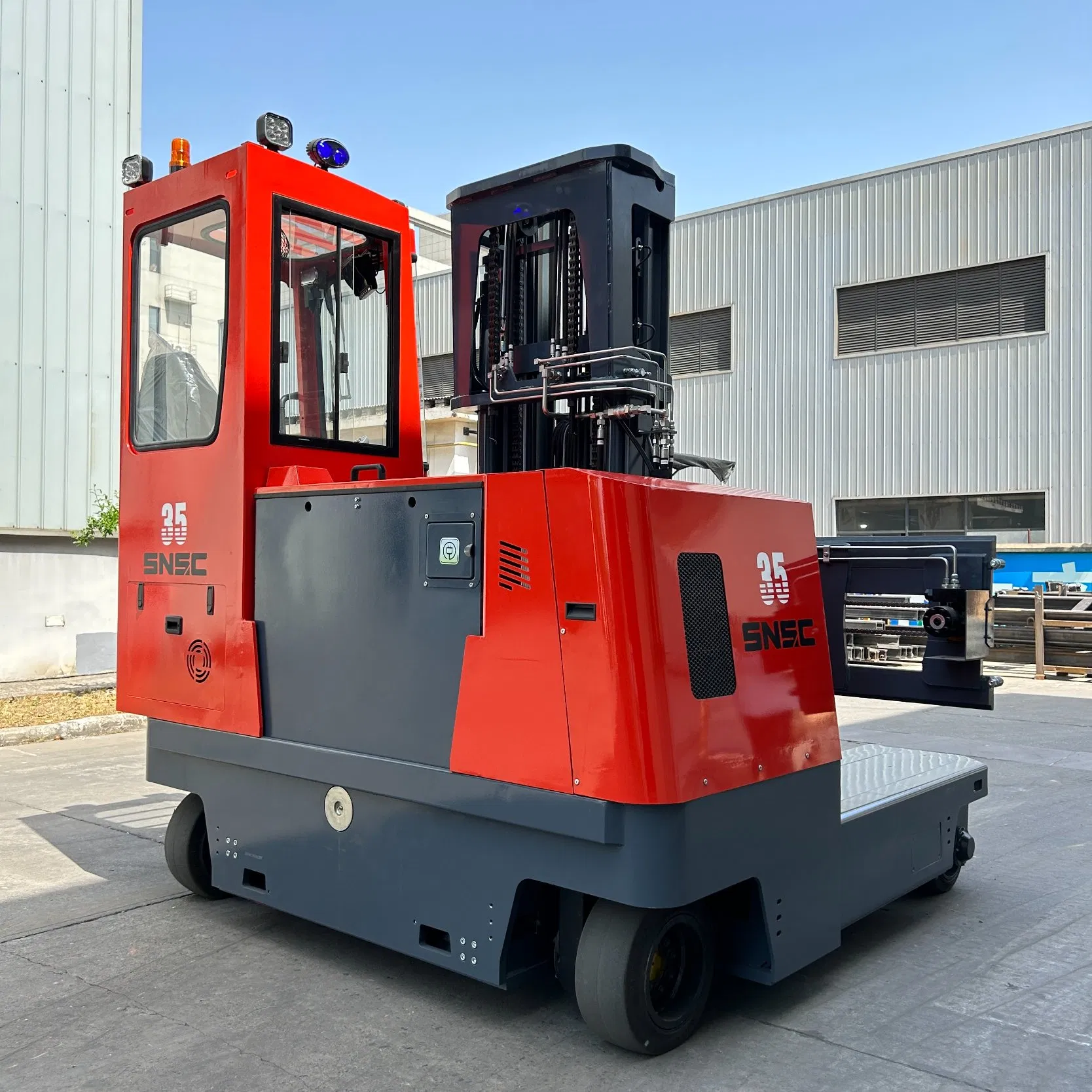 Multi-Directional Forklift Reach Truck Stacker 3 Ton 4ton 5 Ton Full Way Eclectic Side Loader Forklift with Wide Body Seat