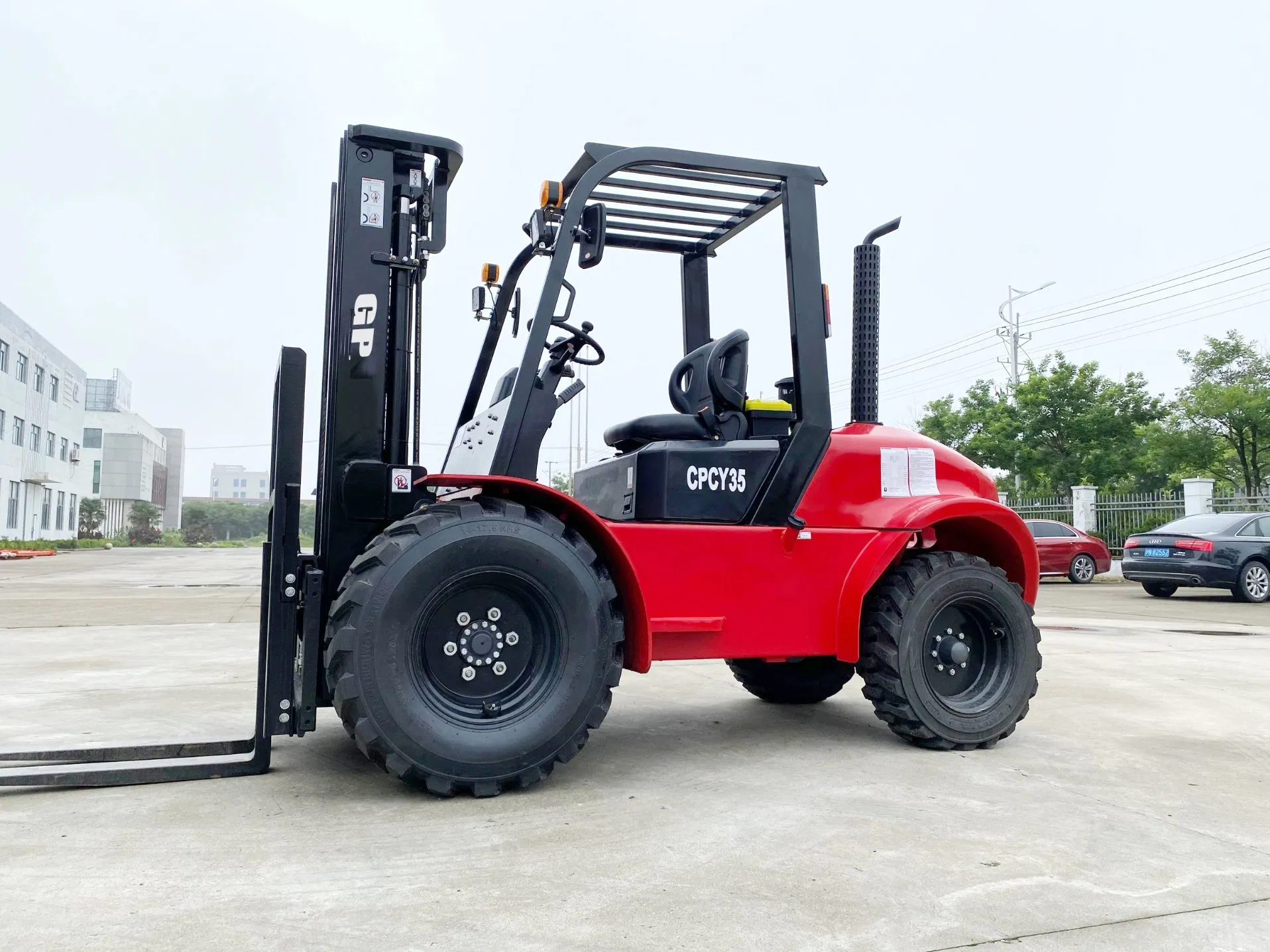 4 Wheel Drive Rough Terrain Diesel Forklift Truck with EPA Engine High Quality off-Road Forklift Outdoor Use with Closed Cabin AC