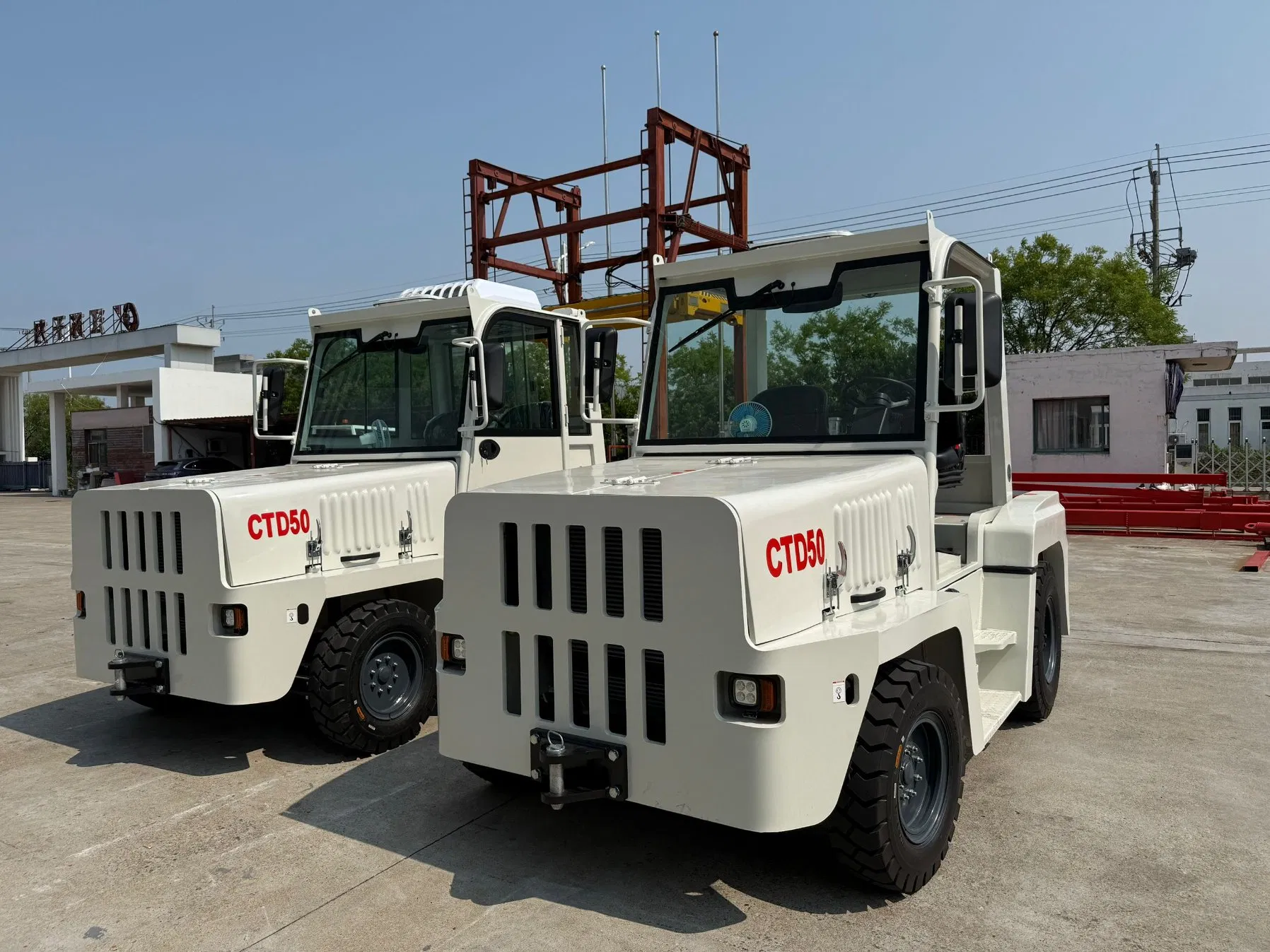 50t Heavy-Duty Diesel Tugger/ Diesel Tow Tractor Open Operator Station Massive Towing Power Port &amp; Industrial Applications