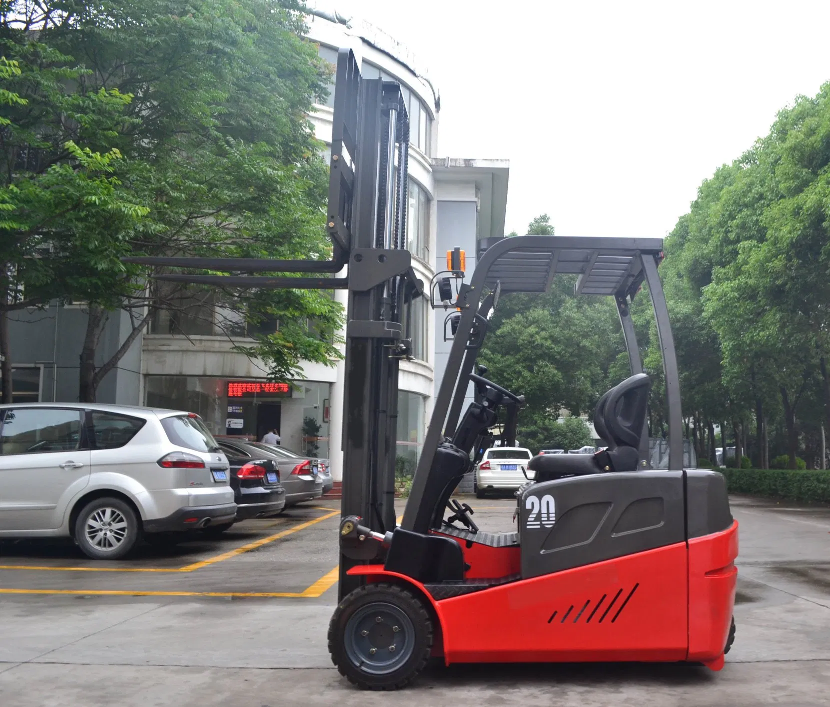 Vift Factory Price Small Forklift Narrow Aisle Warehouse Forklift Small 1.6 1.8 2.0 Ton 3-Wheel Electric Forklift