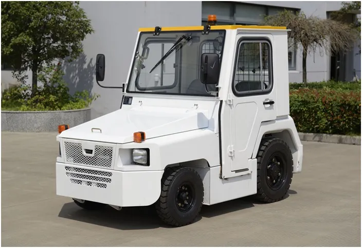 Aircraft Tow Tug Tractor View 3