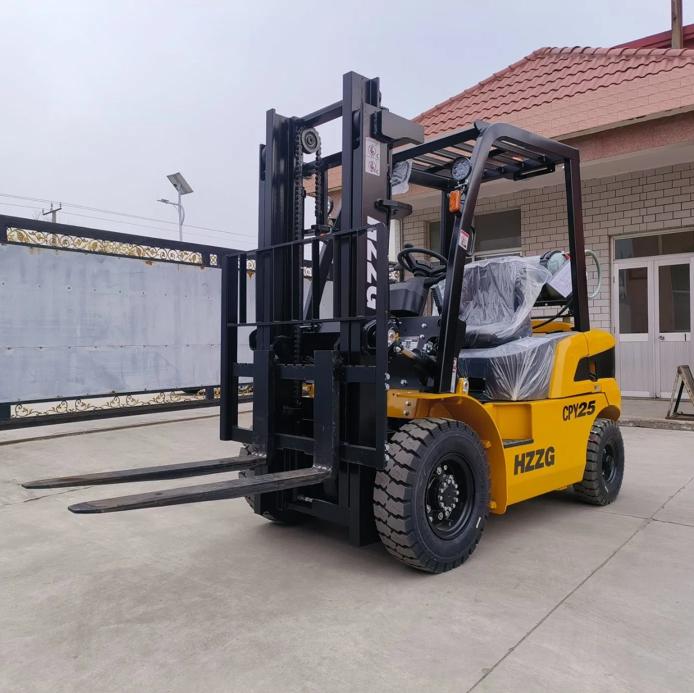 2.5 Ton LPG Forklift Gasoline Dual Fuel Indoor Outdoor Use Best Price