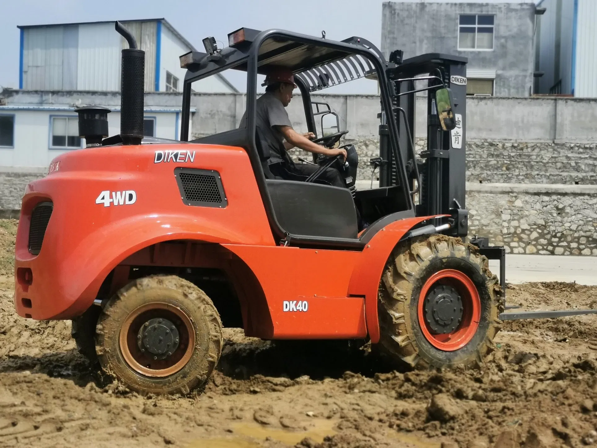 4 Ton 4X4 4WD All Rough Terrain off Road Forklift Montacargas Todoterren