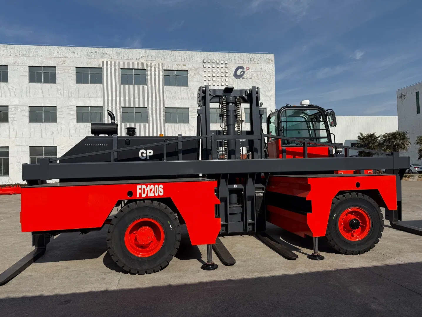 Diesel Engine 12 Ton Side Forklift Loader with 6m Lifting Height ISO Certified for Construction and Machinery Repair Shops