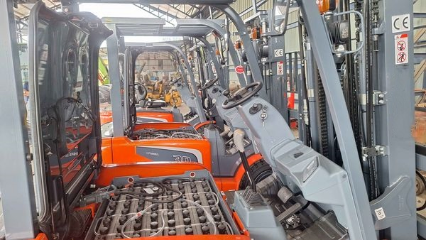 Heli Lithium Forklfit Heli Forklift Cp (c) D 20/25/30/35/50/100 Electric Forklift Truck with Battery Charger