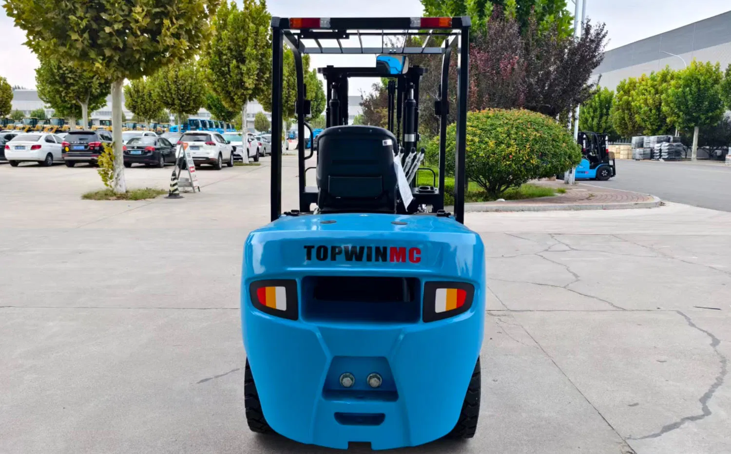 China Factory Wholesale Small Mini Compact Portable Lithium Lead Acid Battery Three Four Wheel Warehouse 2/2.5/3/4/5 Ton 3 T Montacargas Electric Forklift Price