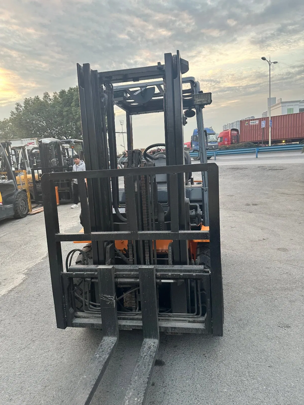 Made in Japan 7fd 3ton Diesel /Gasoline Forklift Toyota Forklift Truck with Middle Cyclinder Side Shift
