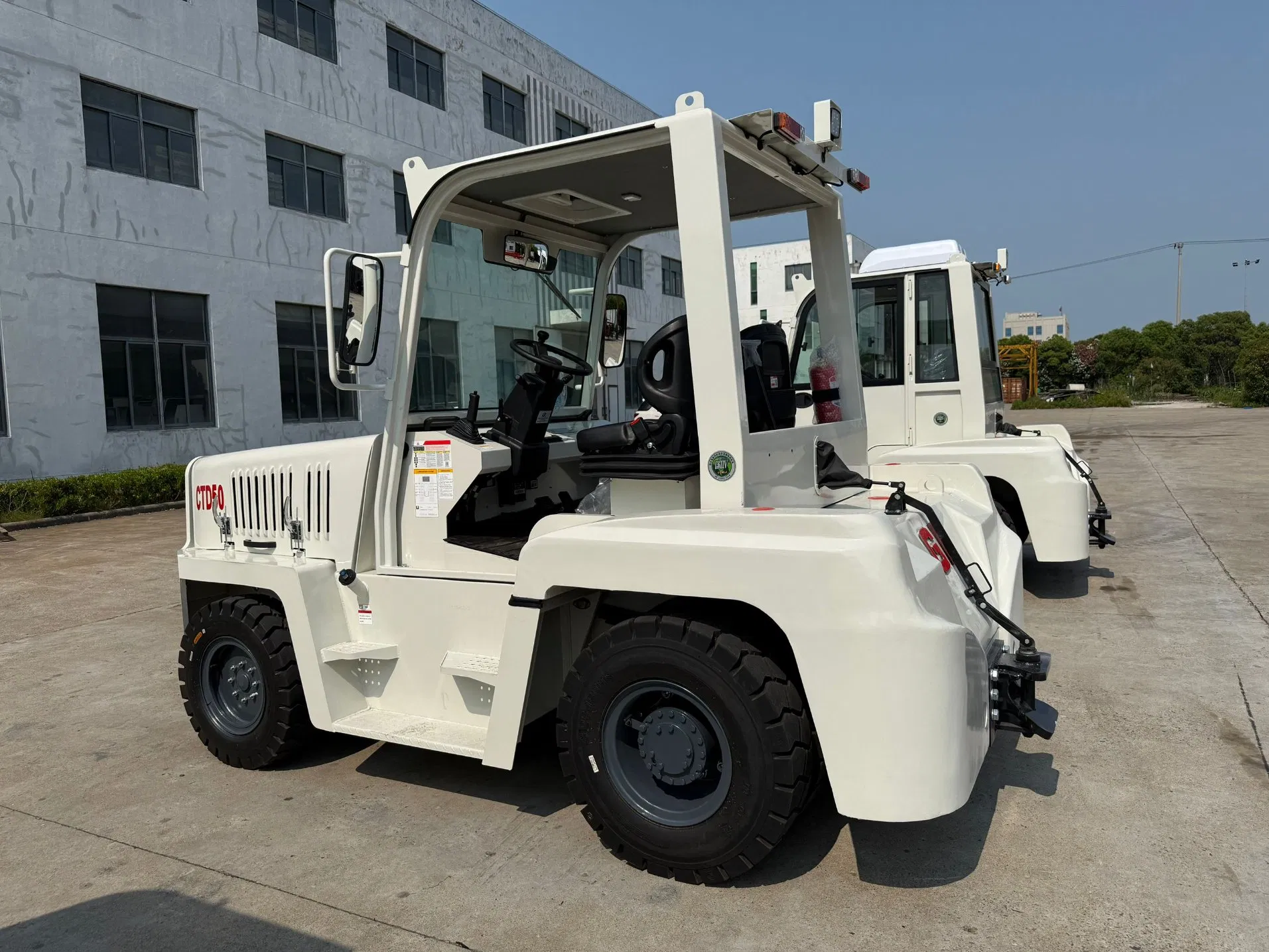 50t Heavy-Duty Diesel Tugger/ Diesel Tow Tractor Open Operator Station Massive Towing Power Port &amp; Industrial Applications