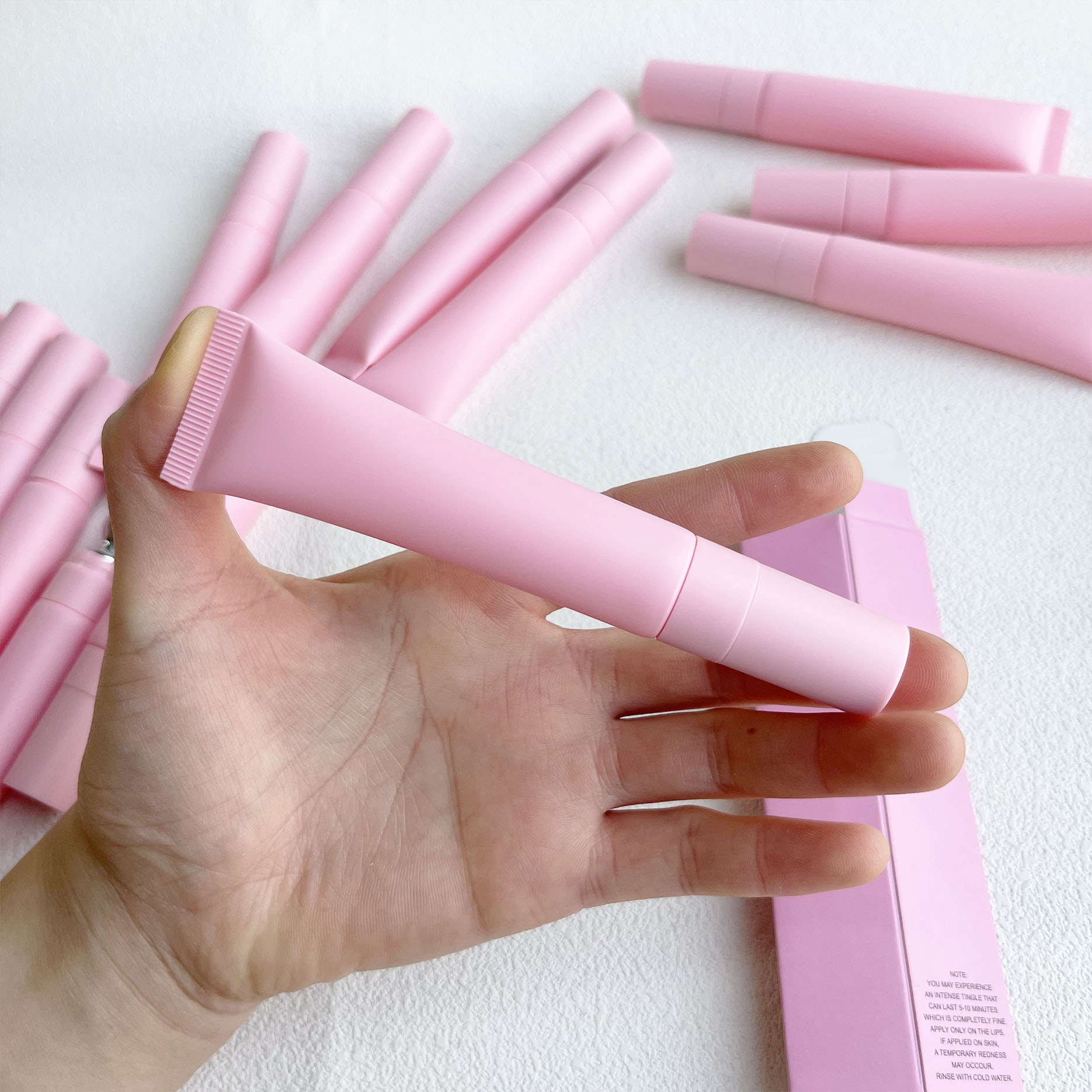 Lip Plumper High Quality Vegan Long Lasting Moisturizing Liquid Lip Gloss Sample Size 15ml Custom Logo Fast Acting Harmless