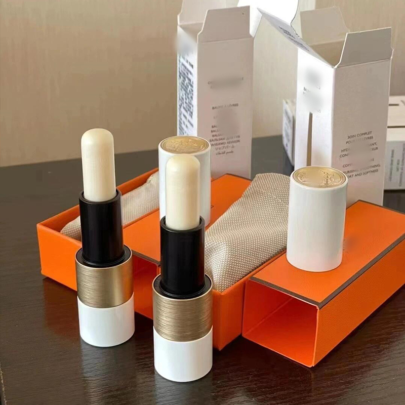 Moisturizing Lip Balm Hydrating Lip Care &amp; Protection Anti-Drying Formula Ideal Lip Primer for Men and Women