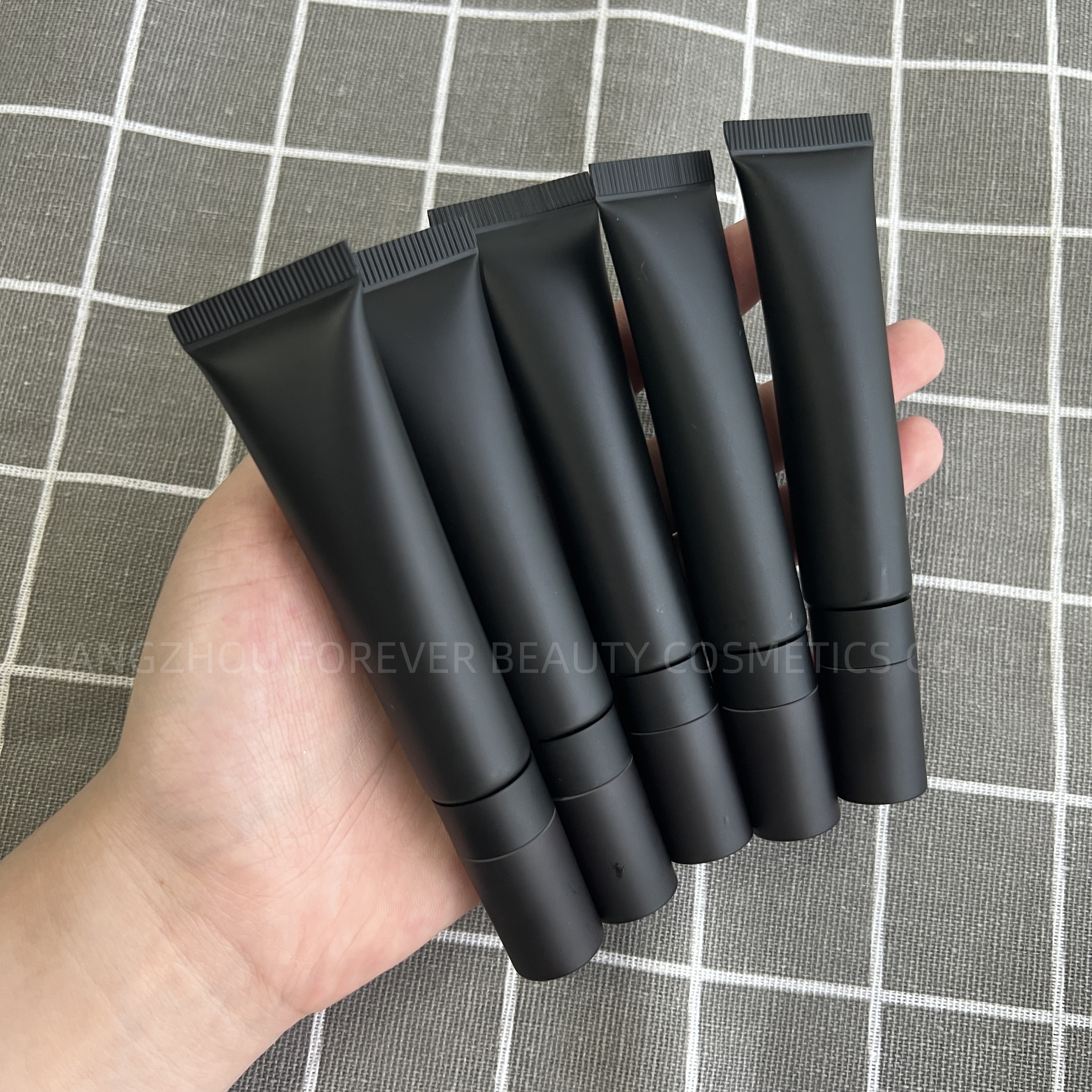 Maximum Lip Volumizer Custom 15ml Volumizes High-shine Lip Plumping Lip Gloss Private Label