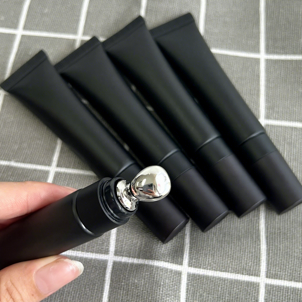 Maximum Lip Volumizer Custom 15ml Volumizes High-shine Lip Plumping Lip Gloss Private Label