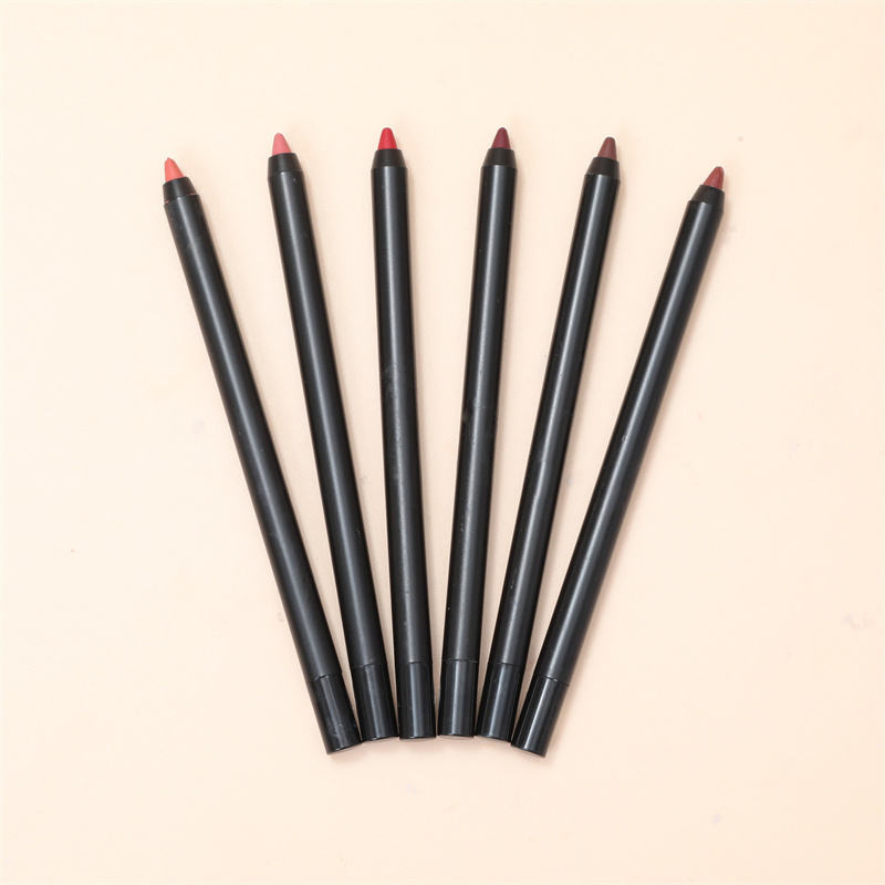 Plump &amp; Define: Long-Lasting Spot-on Lip Liner for Full Lips