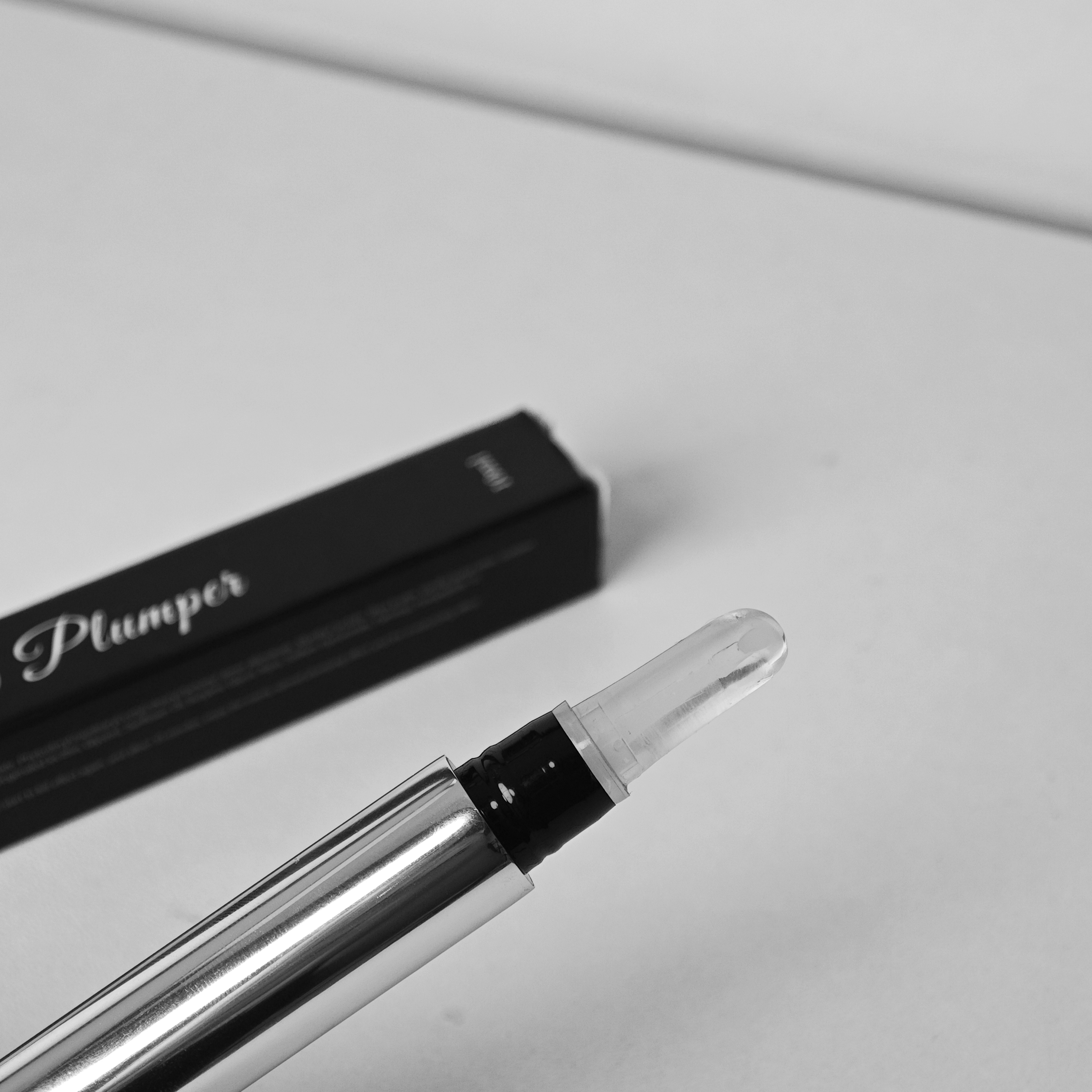 High Quality Natural Vegan Lip Volumizer Pen Long-Lasting Hyaluronic Acid Lip Plumper Gloss Moisturizer Lightening Features