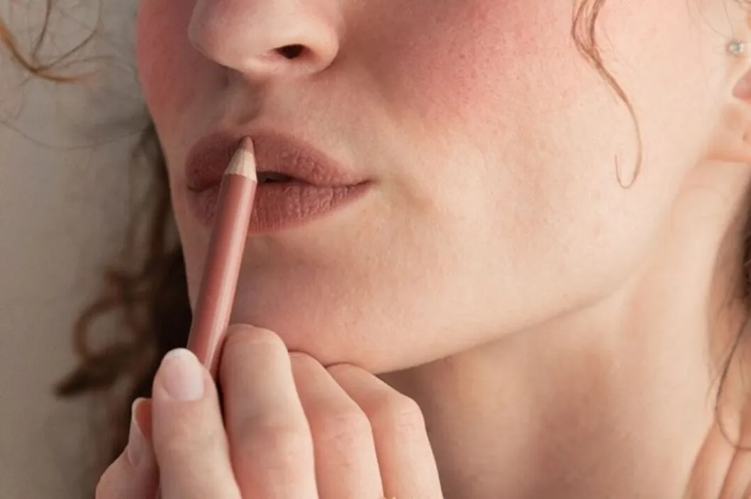 Custom Tingle Extreme Instant Lip Contour Plumping Lip Liner