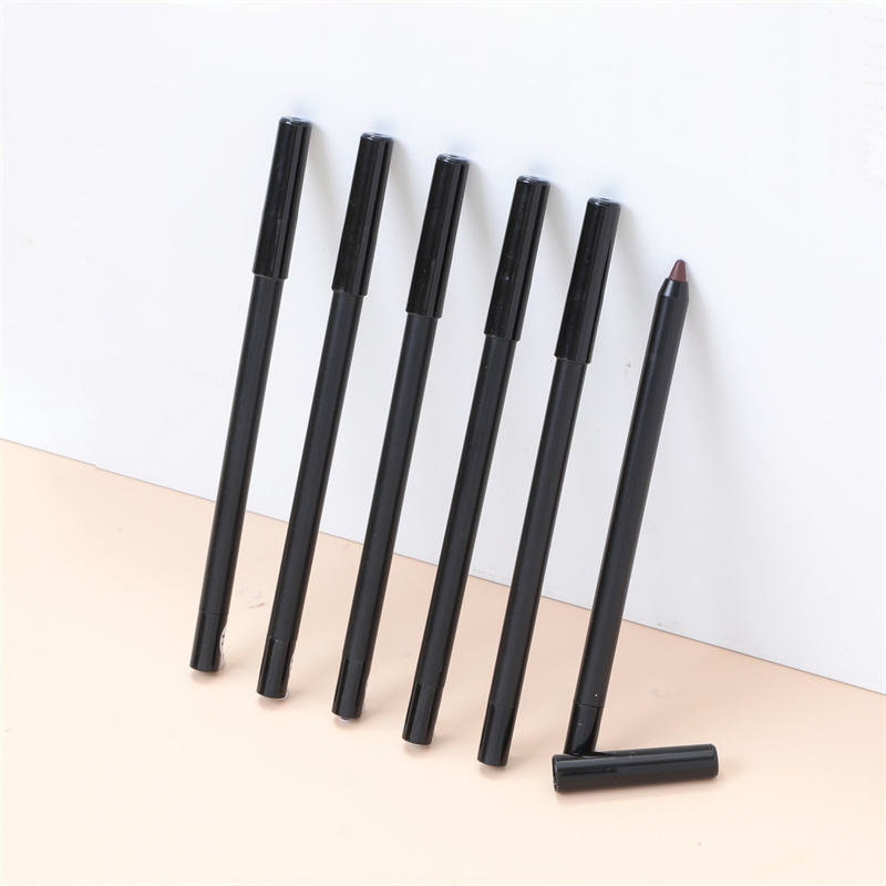 Plump &amp; Define: Long-Lasting Spot-on Lip Liner for Full Lips
