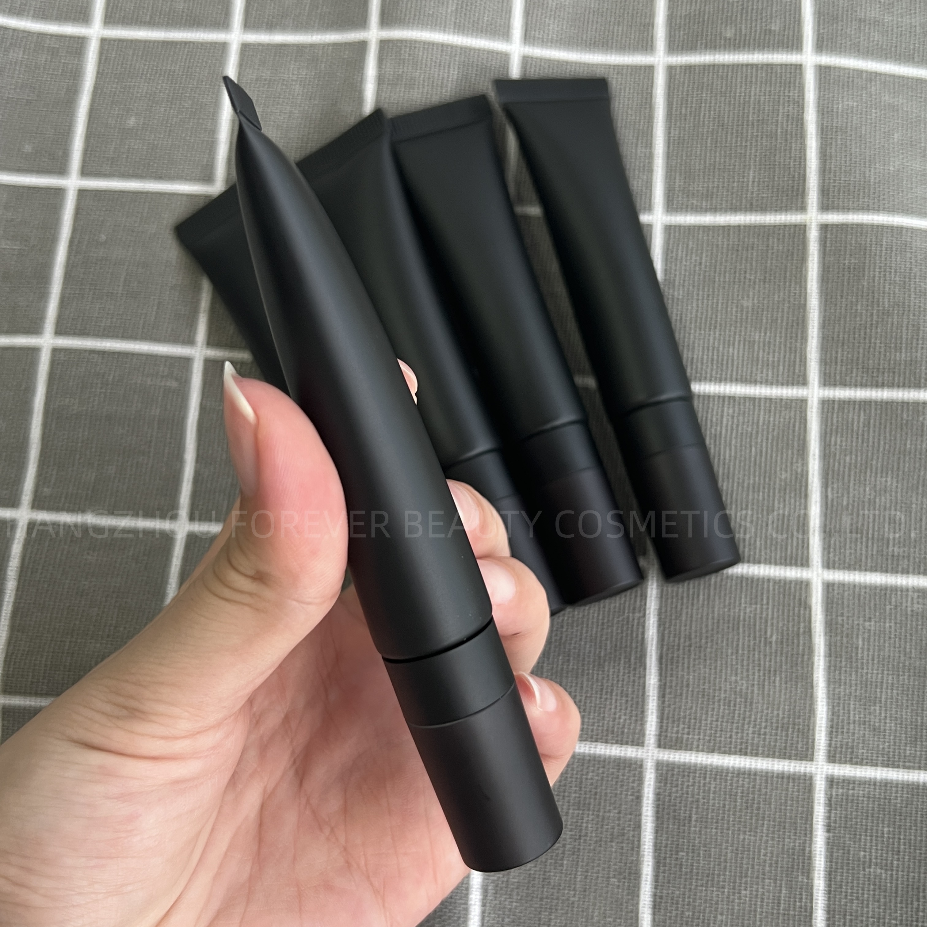 Maximum Lip Volumizer Custom 15ml Volumizes High-shine Lip Plumping Lip Gloss Private Label