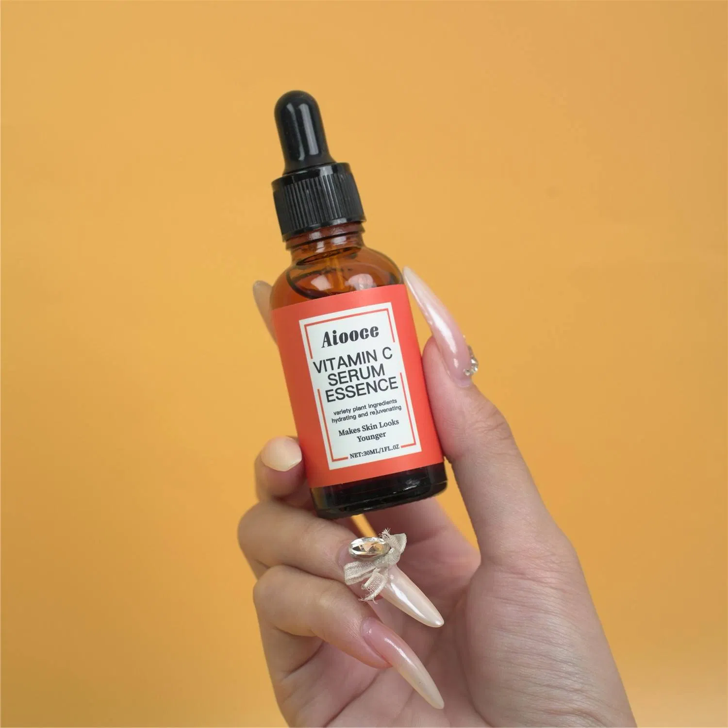 Aiooce Vitamin C High Quality Hydrating Facial Serum Reduces Fine Lines and Brightens Skin Naturally Without Added Retinol