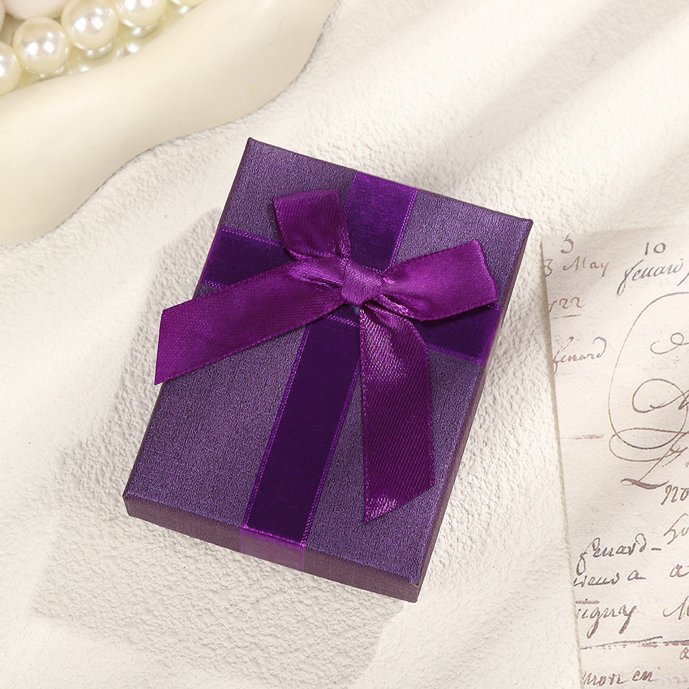 Custom Luxury Gift Box Packaging Premium Paper Packaging for Wedding Rings Earrings Necklaces Elegant Gift Presentation